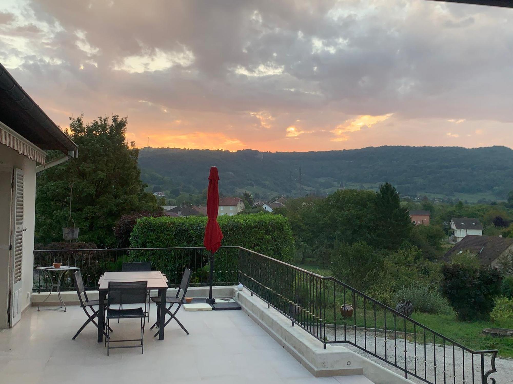 Longue Vue En Arbois Bed & Breakfast Exterior photo